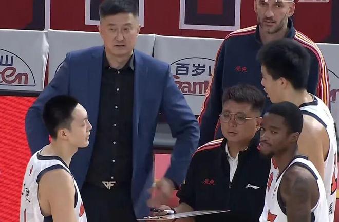 7連勝！廣東男籃力擒山西，三外援出色徐傑11+4，杜鋒戰術完勝！