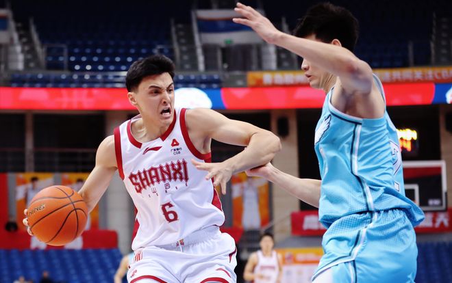 山西輸球一人成驚喜！21歲小將點燃21-4反擊潮，高價值引援收成效