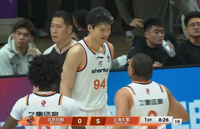 四連勝！上海男籃20分大勝北控，張鎮麟16+6，古德溫洛夫頓兩雙