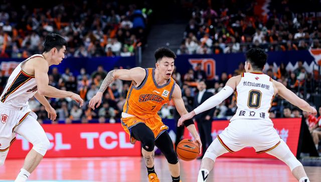 上海男籃衝擊5連勝！全力擊敗遼寧，張鎮麟確定出戰，央視直播