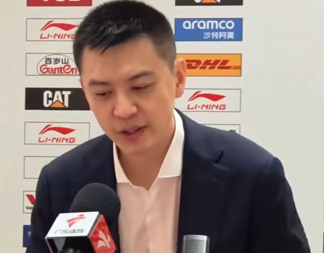勝深圳發布會！楊鳴直指籃板與關鍵球隱患，披露威爾斯老傷反複！