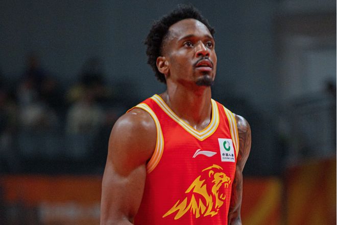 廣廈布朗回應歸化：無實質性溝通 李凱爾仍是男籃唯一歸化