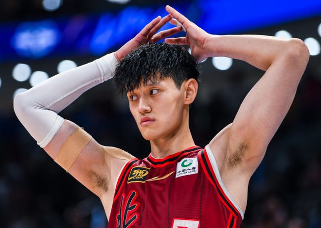 許利民：曾凡博無緣戰廣廈+京粵大戰回歸首秀 陳盈駿完成鼻部手術