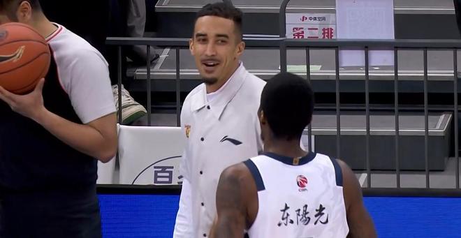 24分大勝天津！8連勝登頂！廣東4人滿分，杜鋒還收獲2個利好消息