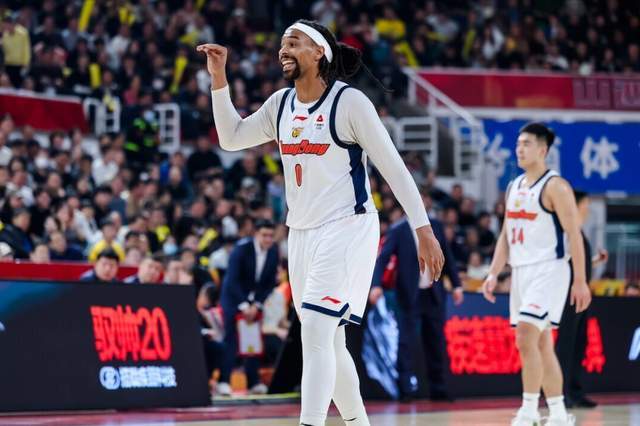 CBA排名又亂了！廣東八連勝升榜首，北京賽季首敗，廣廈後來居上