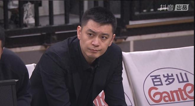 虧死！遼寧隊簽來一個廢才，連續3場怒砍1分，四連敗是自作孽？