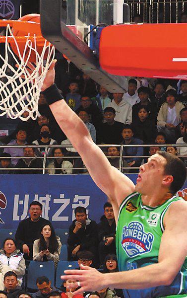 天津男篮迎本赛季主场首胜