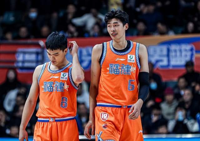 不容易，山东男篮加时战胜福建取得跨年四连胜，邱彪可以请客了