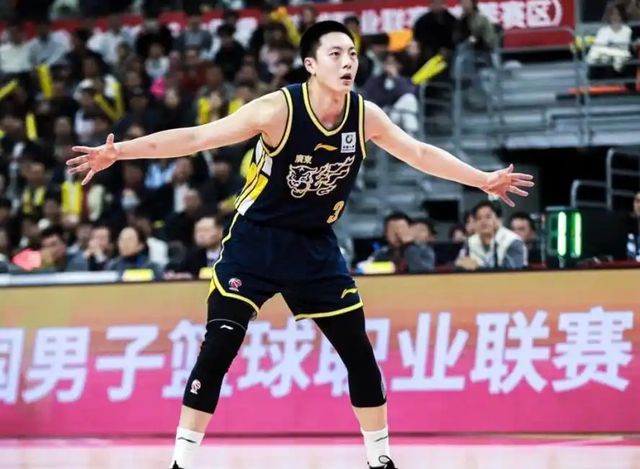 深圳隊105比110惜敗廣東隊，賀希寧和胡明軒都盡力了