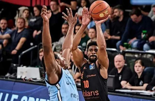 CCTV5直播！北京VS山東萬眾矚目，超外上演首秀，許利民拒絕爆冷