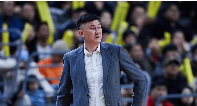 28分鍾僅得3分，表現拉胯再遭質疑，球迷：杜鋒的打算，精著呢