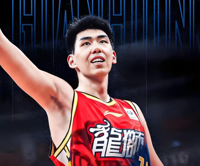 四年不鳴，一鳴驚人！2米26中鋒收獲CBA大獎 球迷：杜鋒怎麽看？