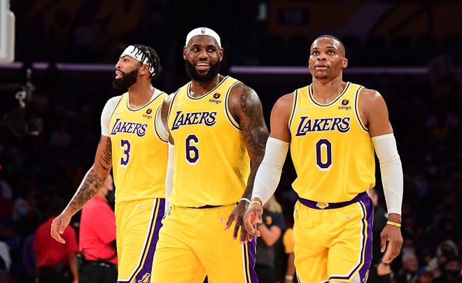 大人不記小人過！盡管被威斯布魯克耽誤，但詹姆斯大度原諒他！