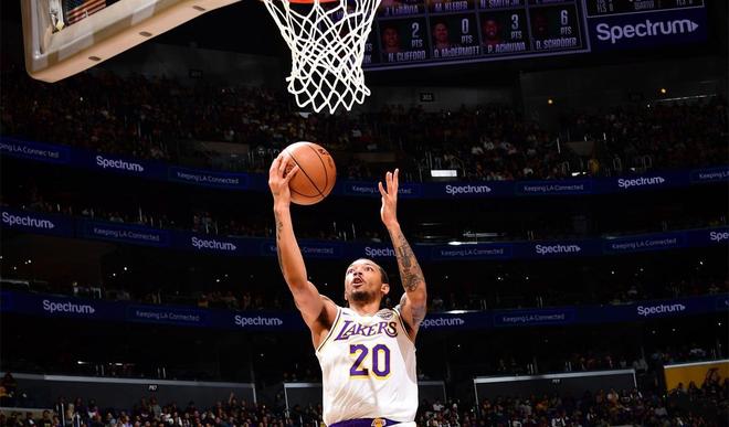 轟21分+5記三分！湖人撿漏64萬21歲新星：裏夫斯替身為東契奇減壓