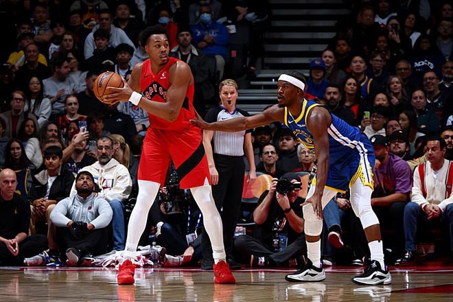 輕輕鬆鬆打爆了勇士內線，猛龍鋒線新星看起來很適合擔任中鋒？