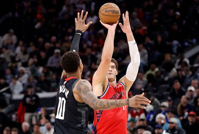 盡管個人表現不佳，然而快船內線老將進入先發後卻收到了奇效？