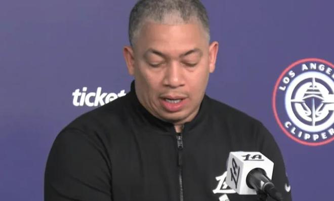 有大腿真好！泰伦卢发布会直指伦纳德救主，顺便还夸了2角色球员