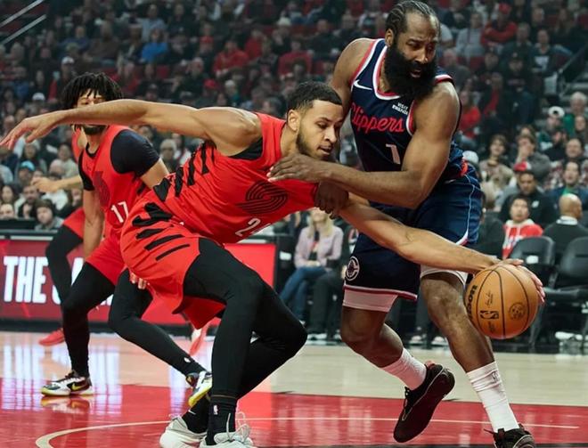 連續兩場比賽命中20+三分，且三分命中率超50%，這不會是常規操作