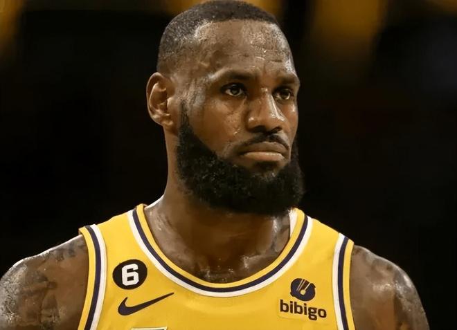 湖人險勝76人1喜3憂！老詹最佳模式，里弗斯使用錯誤，替補實力糟