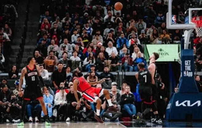 轟41+8！我必須幫哈登減壓，倫納德說出心裏話，泰倫盧也把話挑明