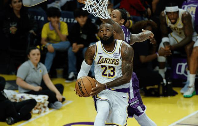 湖人終結連敗，詹姆斯曆史第1！東契奇34+7，這一戰我認清5個事實