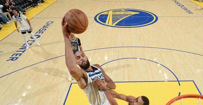 狂轟39+5！庫(kù)里天神下凡，勇士7分惜敗！這一戰(zhàn)我必須承認(rèn)5個(gè)現(xiàn)實(shí)