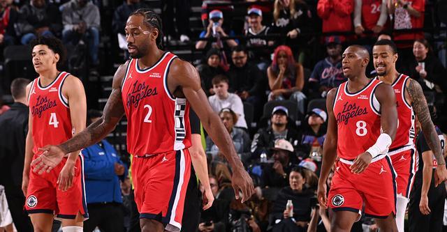 快船队史第二次单场出手50+三分！伦纳德16次三分出手创记录