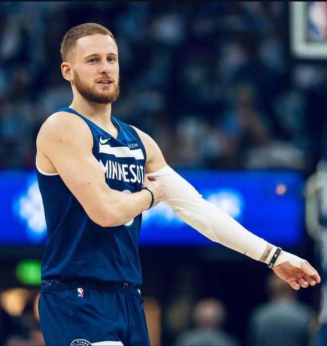 大一場均1.6分，選秀前存款不到4美元，如今成為千萬富翁！