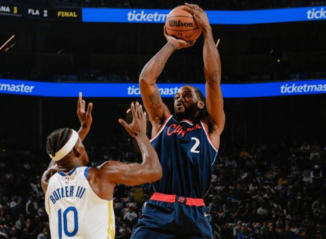 年薪5412万，又一次受伤倒下！离总冠军越来越远，你真的该离队了