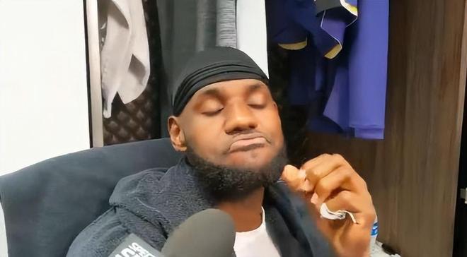 詹皇回歸最大受害者！他上場(chǎng)的第1天，湖人12+18猛將就立刻被棄用