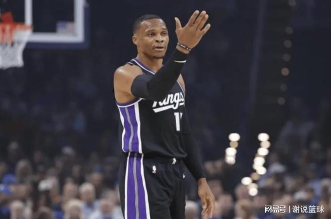 湖人終結連敗三喜臨門，內部會議後改善防守，21+3雙能衛迎裏程碑