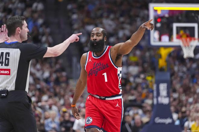 快船险败夜：哈登险复刻麦迪神迹，小琼斯伤情不容乐观