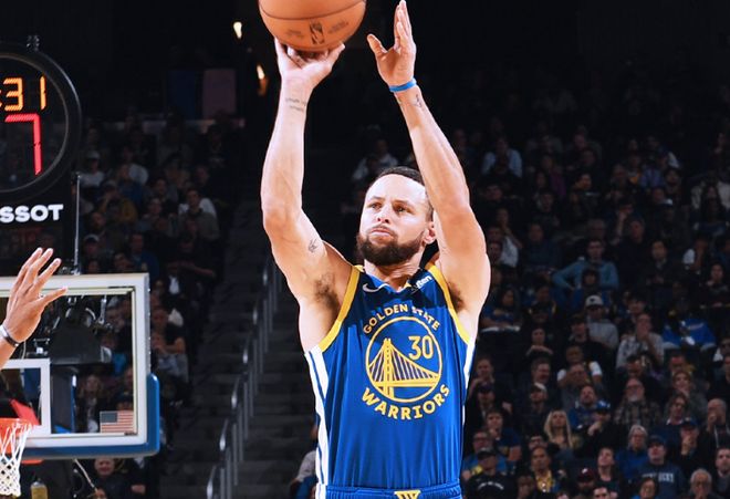 庫日天重現！庫裏兩戰95+14三分雙殺文班授課 創曆史最老控衛紀錄