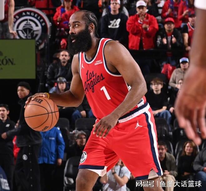 快船大胜！伦纳德45分+恶犯，大洛12中1李凯尔爆发，哈登20分11罚