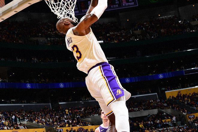 終於贏了！24分大勝！詹姆斯高效，威少還是心係湖人啊！