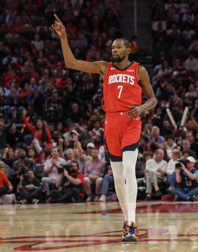 3場2勝1負！火箭射手場均17分3助2斷，三分命中率6成，新庫裏誕生