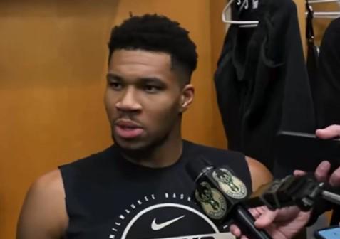 字母哥：我在這裏，再問我離隊的問題就是對我和隊友的不尊重