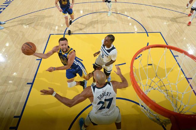 庫(kù)里復(fù)出39分，94次超越喬丹！庫(kù)明加再次被DNP，難道有交易？