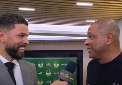 也是父子同台，雄鹿赛前小里弗斯采访父亲老里弗斯