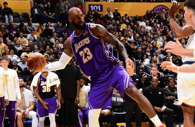 狂轟55分爆砍61分！歷史首人，全聯盟以為他老了！他卻逆天改命