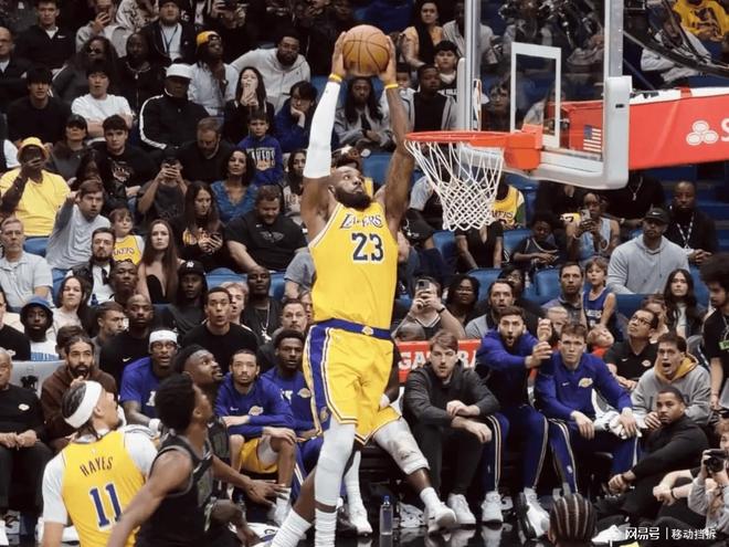 10分+11分+10分！湖人之所以能取得三連勝，離不開老詹的末節表現