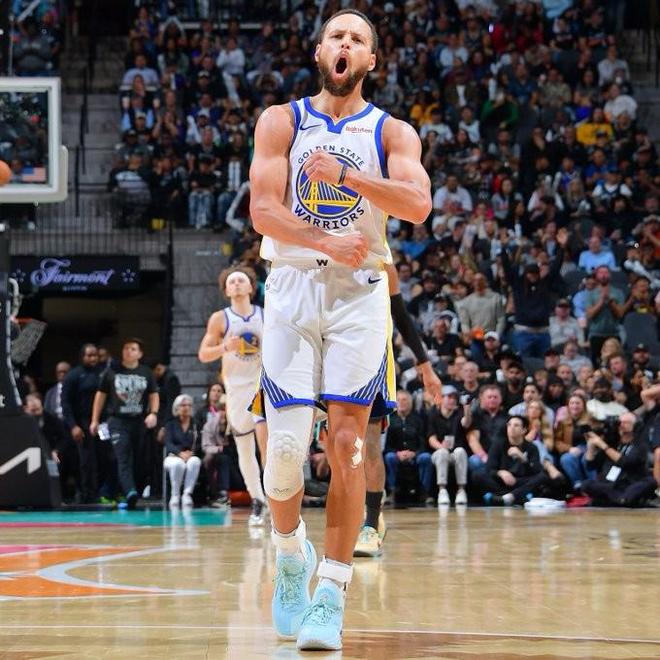 圓柱體歸來，庫裏全場獲得16次罰球，而馬刺全隊合計16次罰球