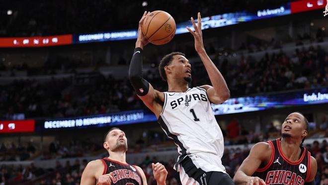 阿倫42+10記3分，康寧漢姆46+12+11！對不起，今日最佳是文班亞馬