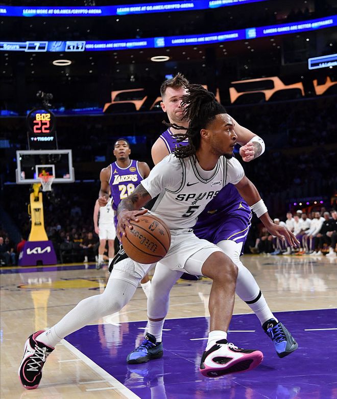 近6戰場均失122分！慘敗馬刺后湖人又獲壞消息，該啟用范德彪嗎？