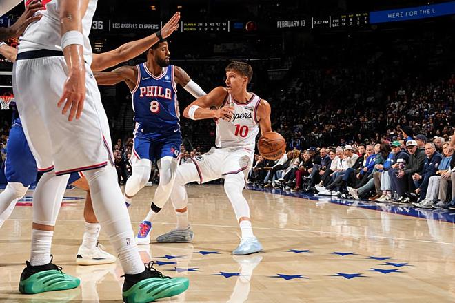 盡管手感平平，但快船替補后場大將的場上作用還是非常突出的？