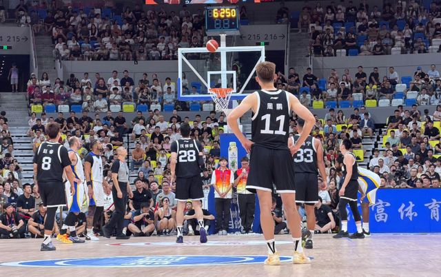 廣東男籃20分大勝！沈梓捷首秀8分，趙睿受傷，徐杰大爆發(fā)
