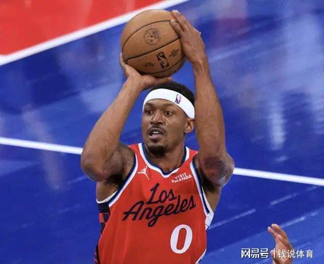 快船连遭打击！比尔赛季提前报销，小卡仍缺席，哈登孤立无援