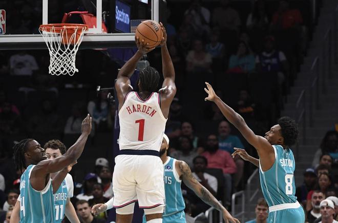 哈登55+7+10记3分创NBA历史第1神迹，还刷爆纪录！快船止3连败