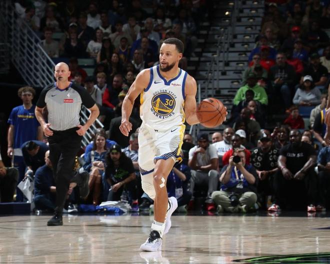 庫里11中2勇士大勝送鵜鶘5連敗 穆迪32+8三分單節(jié)21分生涯新高