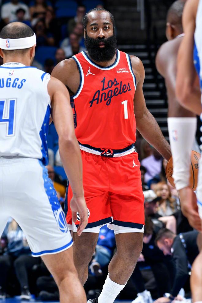 哈登31+5+8創3大神跡，快船完敗魔術！保羅4分4失誤，薩格斯23+7